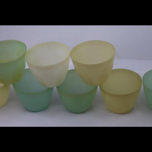 Lot of tupperware refrigerator bowls servalier 14oz 148-11 148-5 no lid Camping - Picture 3 of 12